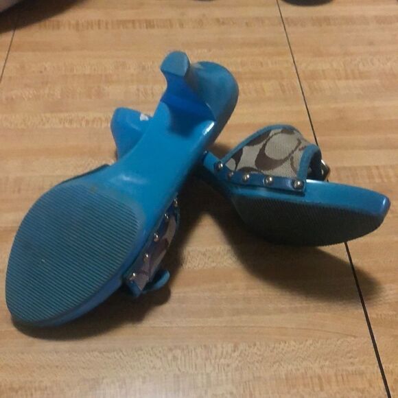 ⬇️Wooden Leather Coach Kittens - Picture 6 of 6